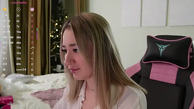 Fiona-Love online show from 12/20/25, 05:27