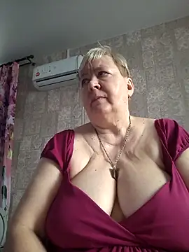 Snapshot of EffectFiona chatting on 02/03/26, 03:59 EffectFiona online show from 02/03/26, 03:59