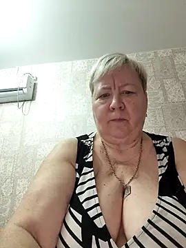 EffectFiona online show from 11/02/25, 01:43