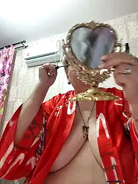 Snapshot of EffectFiona chatting on 03/01/26, 10:32 EffectFiona online show from 03/01/26, 10:32