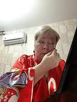 Snapshot of EffectFiona chatting on 02/19/26, 10:40 EffectFiona online show from 02/19/26, 10:40