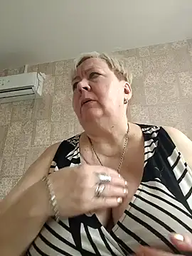 Snapshot of EffectFiona chatting on 03/22/25, 04:14 EffectFiona online show from 03/22/25, 04:14