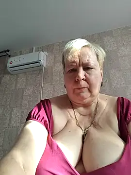 Snapshot of EffectFiona chatting on 02/13/26, 05:51 EffectFiona online show from 02/13/26, 05:51