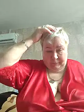 Snapshot of EffectFiona chatting on 03/10/25, 04:17 EffectFiona online show from 03/10/25, 04:17