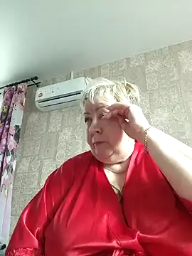 Snapshot of EffectFiona chatting on 03/14/25, 11:45 EffectFiona online show from 03/14/25, 11:45