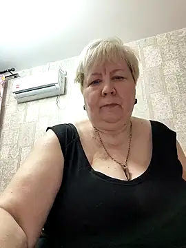 Snapshot of EffectFiona chatting on 02/24/25, 01:35 EffectFiona online show from 02/24/25, 01:35