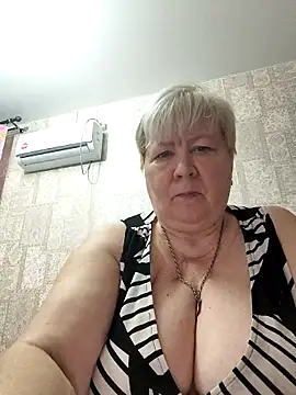 EffectFiona online show from 10/29/25, 01:59