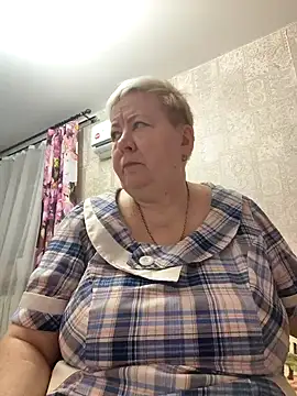 Snapshot of EffectFiona chatting on 03/08/25, 11:07 EffectFiona online show from 03/08/25, 11:07