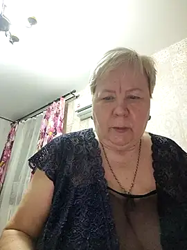 Snapshot of EffectFiona chatting on 02/23/26, 12:34 EffectFiona online show from 02/23/26, 12:34