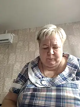 Snapshot of EffectFiona chatting on 03/16/25, 12:00 EffectFiona online show from 03/16/25, 12:00