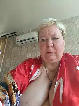 Snapshot of EffectFiona chatting on 09/14/25, 04:57 EffectFiona online show from 09/14/25, 04:57