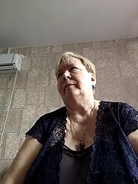 Snapshot of EffectFiona chatting on 02/26/26, 12:05 EffectFiona online show from 02/26/26, 12:05