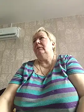 Snapshot of EffectFiona chatting on 03/06/25, 04:30 EffectFiona online show from 03/06/25, 04:30