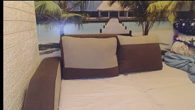 Queen  Natasha online show from 09/17/25, 09:06