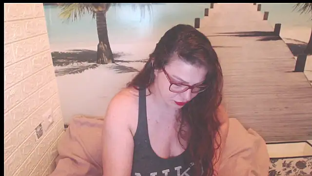 Queen  Natasha online show from 11/26/25, 10:21