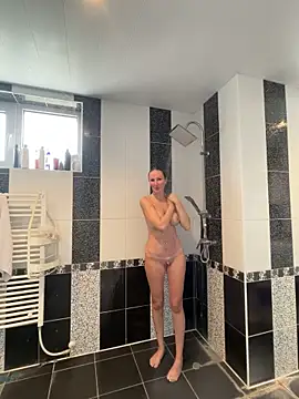 MaviePearl online show from 10/26/25, 11:54