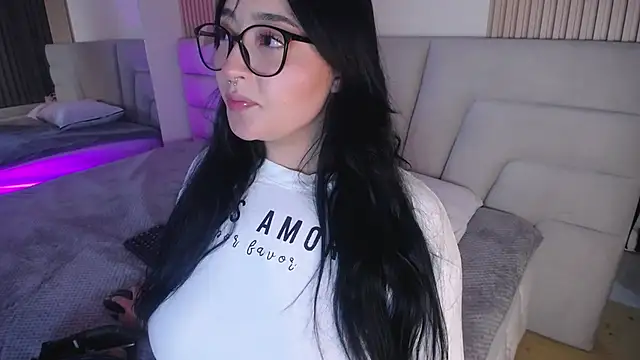 Miss Loise online show from 11/18/25, 05:22