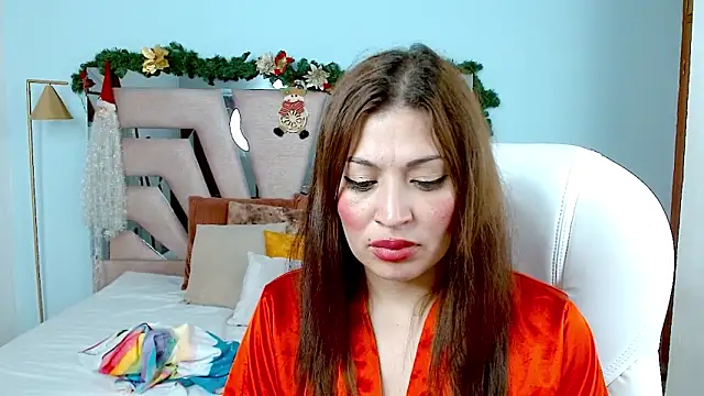 Snapshot of sophia_hadid chatting on 12/24/24, 05:34 sophia hadid online show from 12/24/24, 05:34