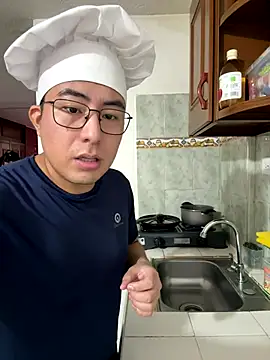 andrewmhilton  online show from 12/05/25, 05:55