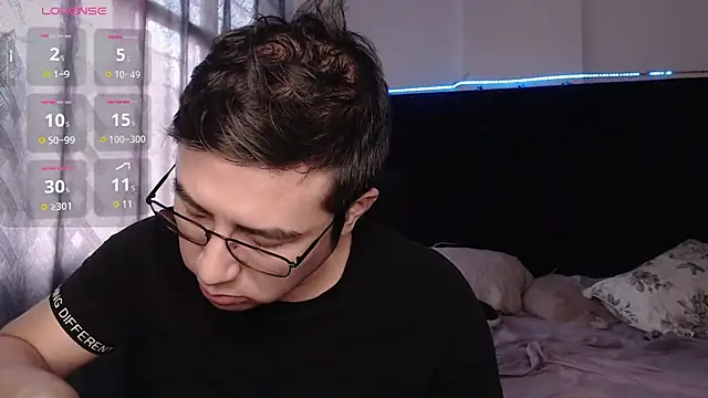 andrewmhilton  online show from 01/08/26, 04:57