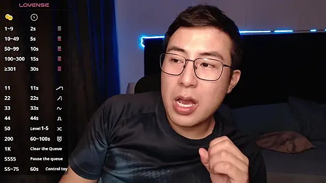 andrewmhilton  online show from 11/10/25, 07:02