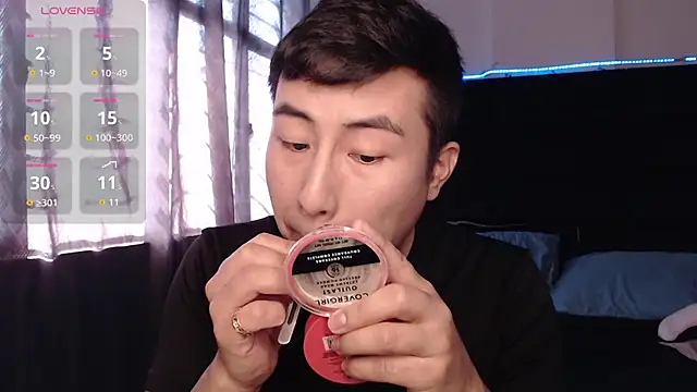 andrewmhilton  online show from 02/10/26, 08:41