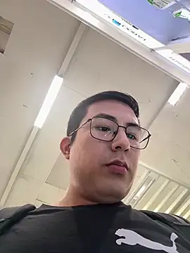 andrewmhilton  online show from 03/05/26, 12:18