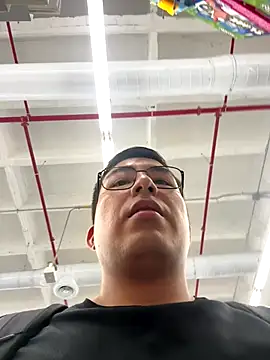 andrewmhilton  online show from 12/17/25, 08:14