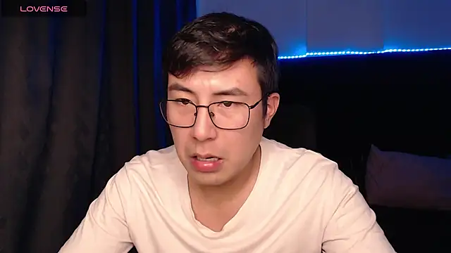 andrewmhilton  online show from 03/25/26, 06:02