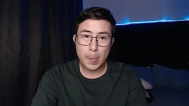 andrewmhilton  online show from 03/21/26, 05:52