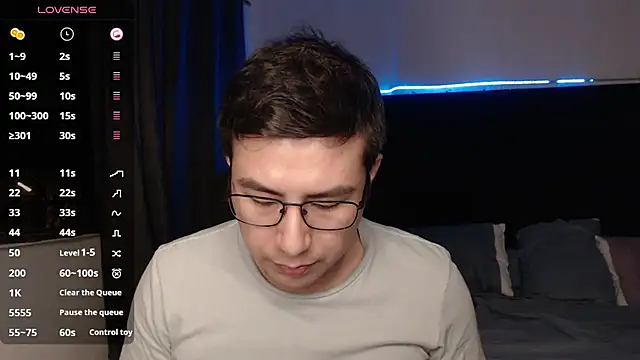 andrewmhilton  online show from 11/26/25, 04:12