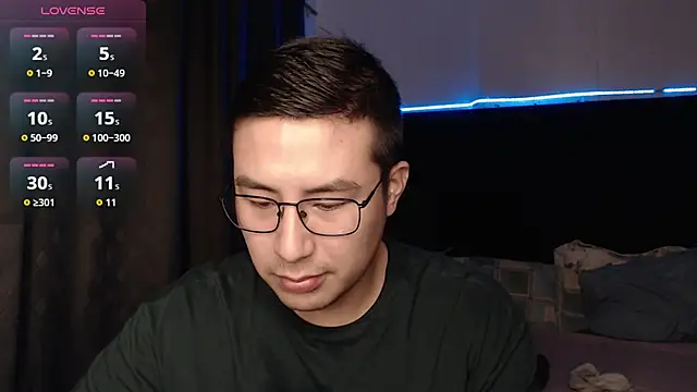 andrewmhilton  online show from 12/15/25, 06:19