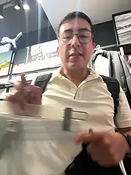 andrewmhilton  online show from 04/08/26, 07:48