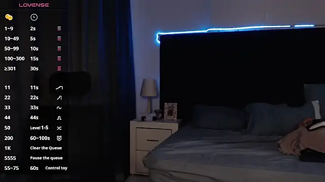 andrewmhilton  online show from 11/03/25, 05:56