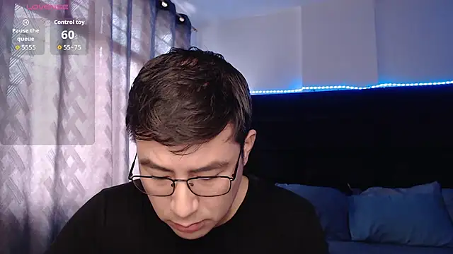 andrewmhilton  online show from 05/04/26, 04:43