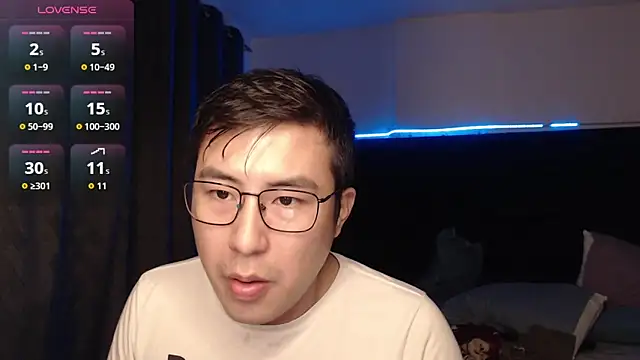 andrewmhilton  online show from 12/03/25, 04:02