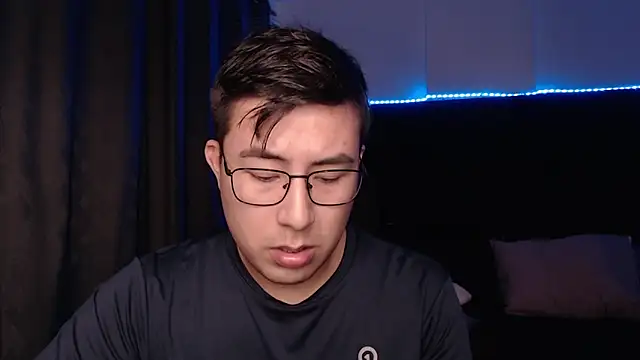 andrewmhilton  online show from 03/27/26, 05:49