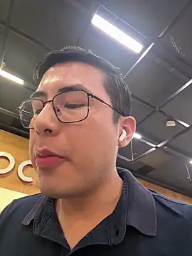 andrewmhilton  online show from 04/15/26, 07:58