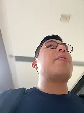 andrewmhilton  online show from 12/03/25, 07:46