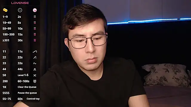 andrewmhilton  online show from 11/19/25, 06:24