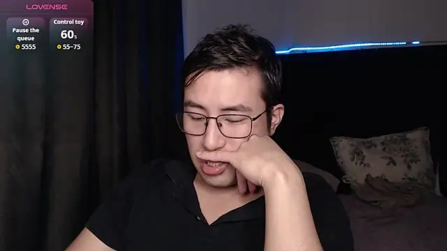 andrewmhilton  online show from 01/12/26, 06:31