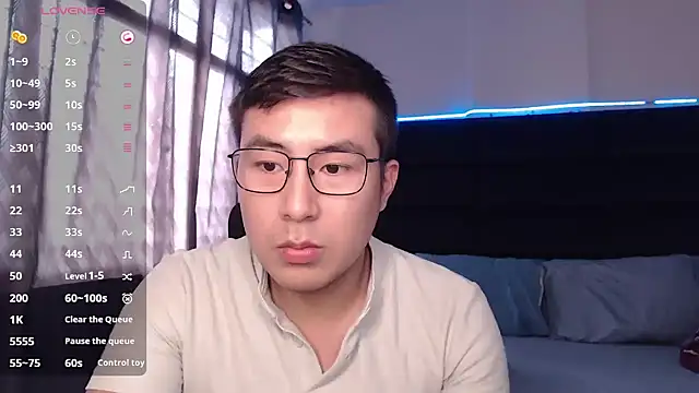 andrewmhilton  online show from 11/03/25, 08:56