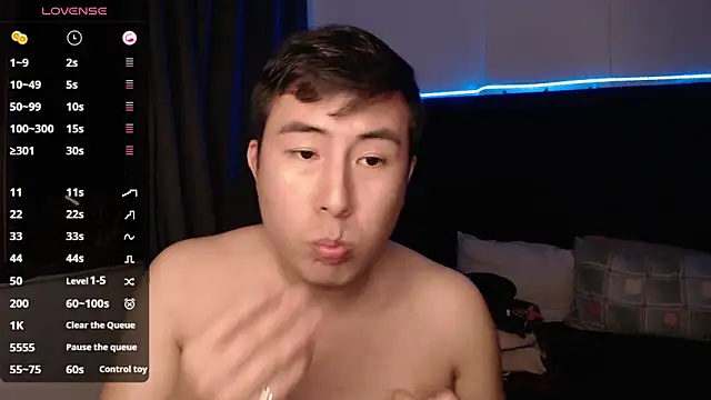 Snapshot of andrewmhilton_ chatting on 09/12/25, 04:45 andrewmhilton online show from 09/12/25, 04:45