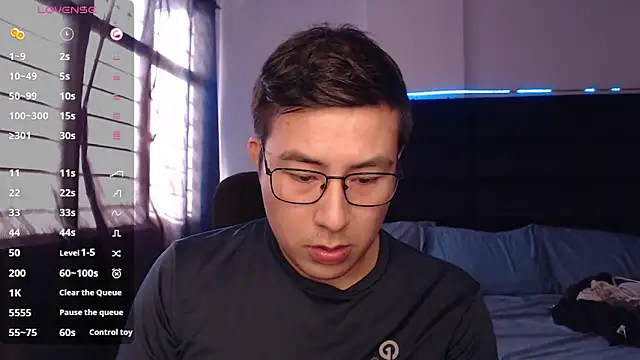 andrewmhilton  online show from 11/11/25, 09:20