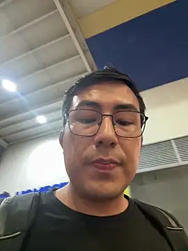 andrewmhilton  online show from 03/18/26, 11:37