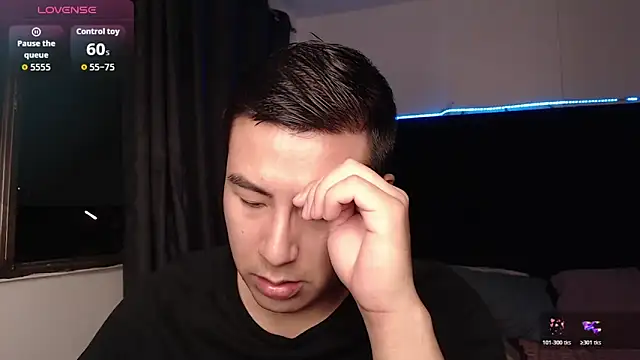 andrewmhilton  online show from 02/03/26, 06:22