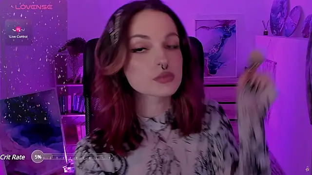 Snapshot of BratzieDarsie chatting on 03/05/25, 11:28 BratzieDarsie online show from 03/05/25, 11:28