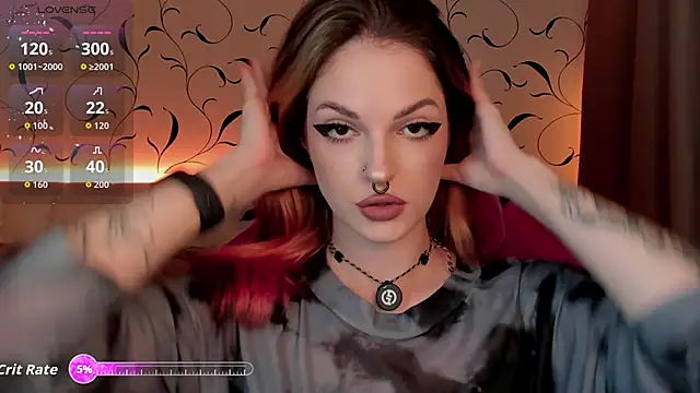 Snapshot of BratzieDarsie chatting on 10/06/25, 10:05 BratzieDarsie online show from 10/06/25, 10:05