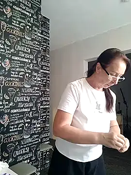 Snapshot of Celine_Faer1 chatting on 06/17/26, 05:51 Celine Faer1 online show from 06/17/26, 05:51