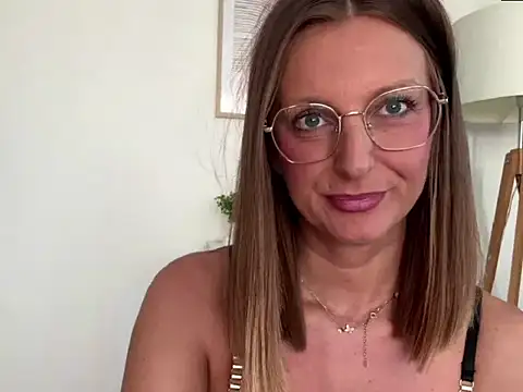 Snapshot of HornyJudith chatting on 07/20/26, 05:59 HornyJudith online show from 07/20/26, 05:59